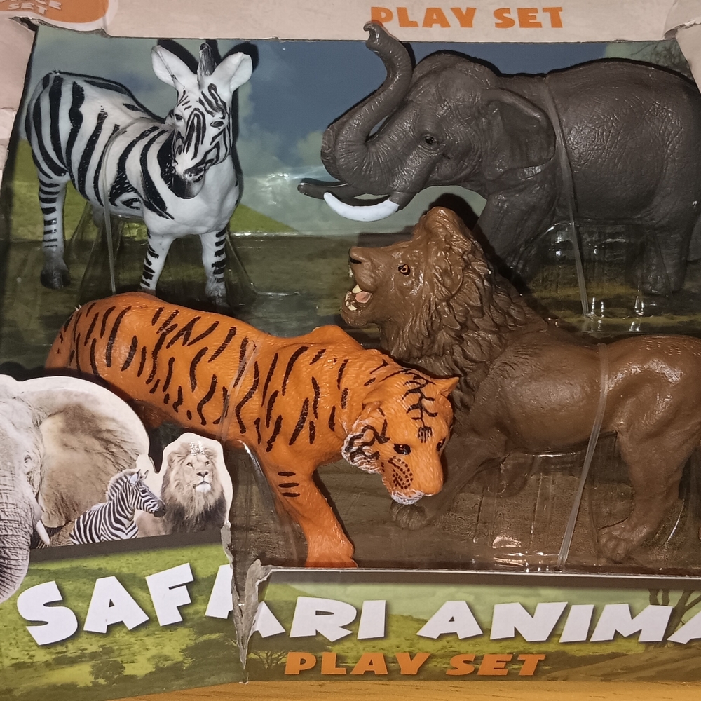 Safari Animal Play Set - Multi-Color Toy Animal Figures